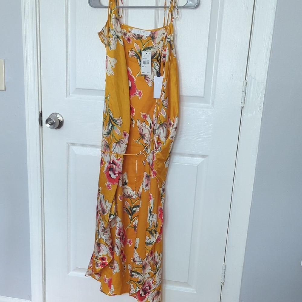 NWT ASTR The Label Yellow Floral Dress Size M